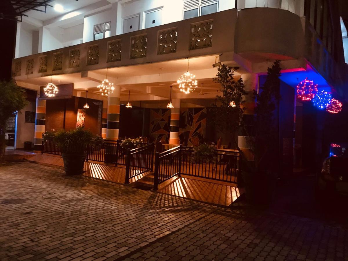 Crescent Resort กอลล์ ภายนอก รูปภาพ